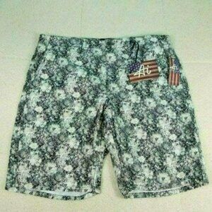 Authentic Icon American Idol Black/White Shorts Size 34